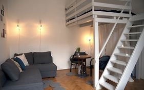 K7-3 Kazinczy Apartment